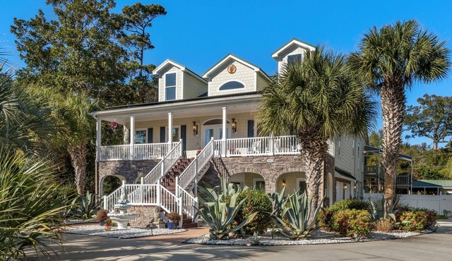 Regal Palms - Upscale coastal living just minutes from the beach!