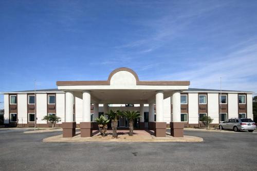 Regency Inn & Suites