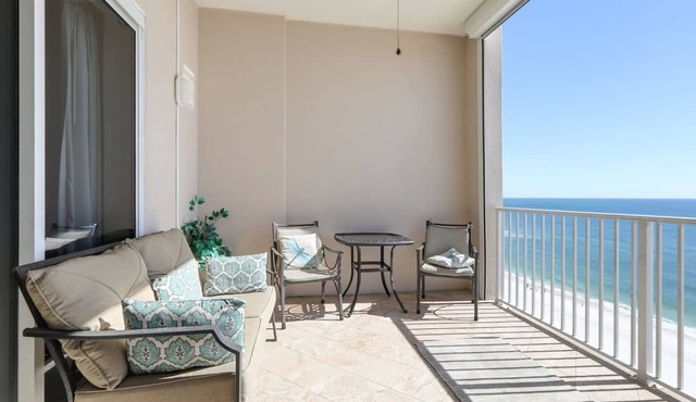 Regency Isle 1104 Penthouse with 3 bedrooms