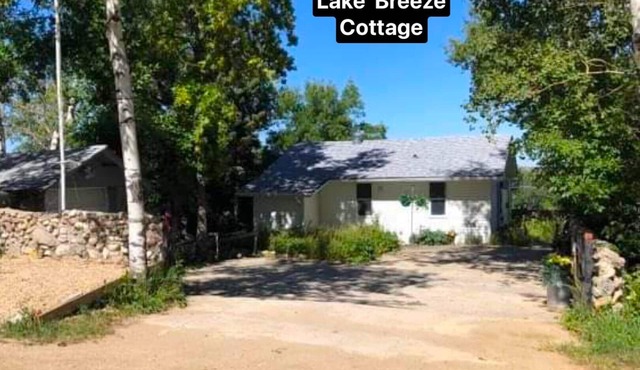 Regina Beach 2 Bdrm All Season Home - Pet Friendly