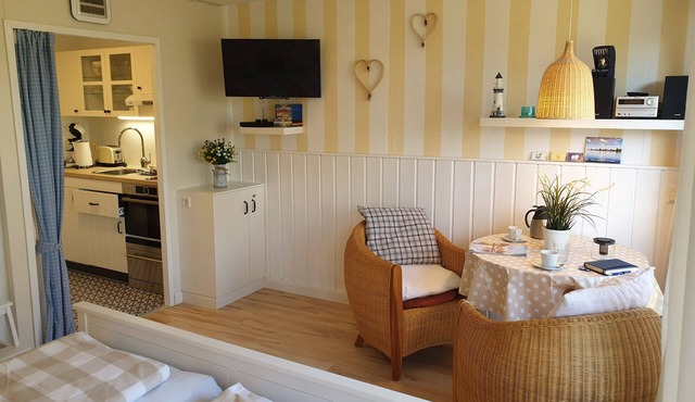 Reichenau Island, indoor pool & sauna for free, Wi-Fi, lake 200 m, Konstanz 7 km