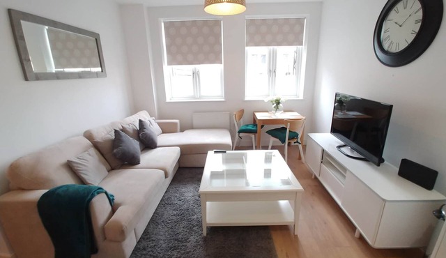 Reigate Park View Apartment A