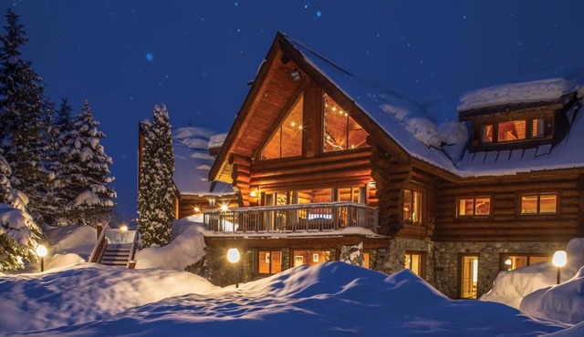 Relax and Recharge - Luxury in the Mountains! Book your amazing getaway!