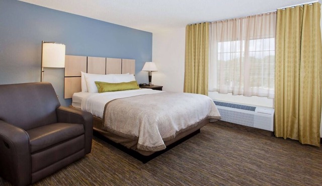 Relax and Unwind! Kitchen, Pet-friendly Property, Near Fair Oaks Park