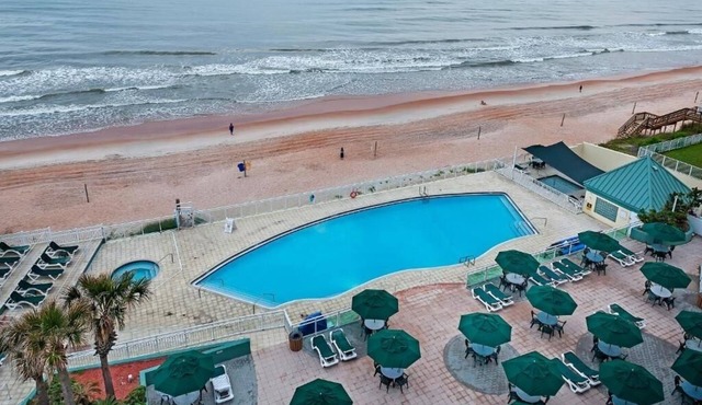 Relax by the Atlantic with Easy Access to Daytona’s Top Sites and Local Dining
