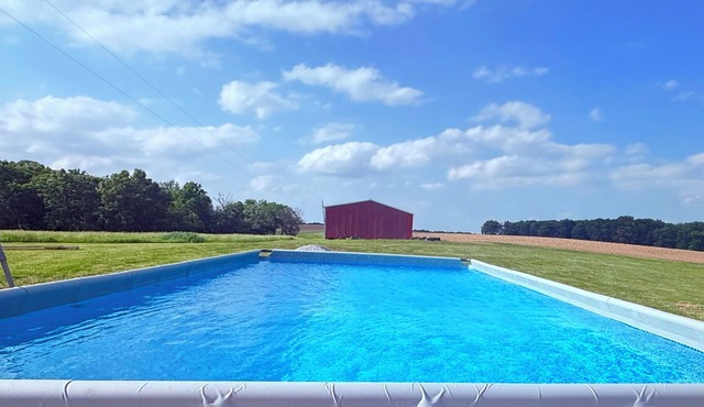 Relax Enjoy Country Living with Hot Tub