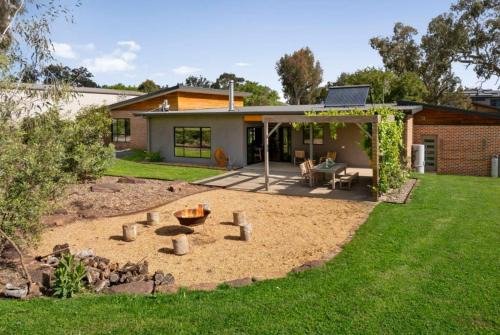 Relax & Explore Mansfield Spacious Family Retreat Near Mt Buller