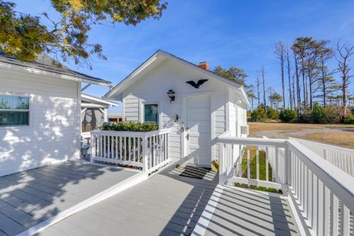 Relax Fireside: Retreat 1 Mi to Davis Ferry
