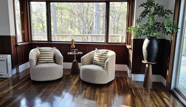 Relax in Style: Unique 4-Bedroom Apartment with Great Amenities in Wrentham.