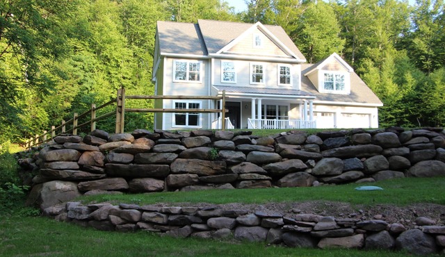 Relax in this secluded beauty! Just minutes from Phoenicia, skiing & hiking