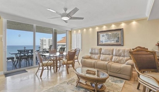 Relax in this tropical decorated condo - CL1103