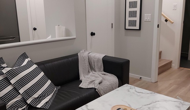 Relax on 4th! 2 yrs old, like new, meticulously clean suite in perfect location!