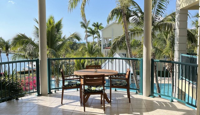 RELAX on Grace Bay w/Beautiful 3-Tiered Pool