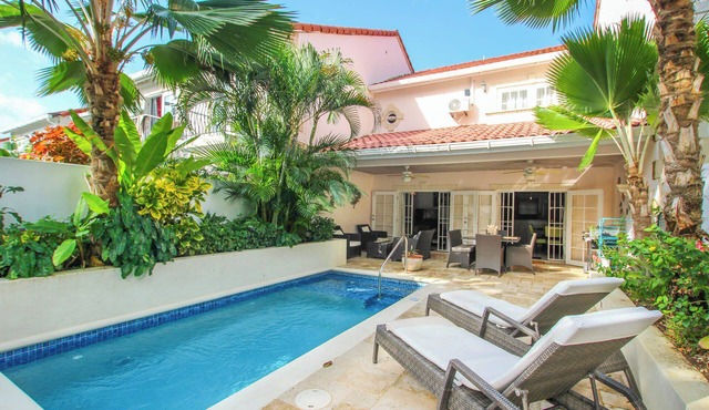 Relax Poolside At This Stylish Townhouse - Porters Gate 24