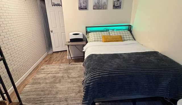 Relax Spot - Private Entry 1bed 1bath Guest Suite w/Private Parking in NE Philly