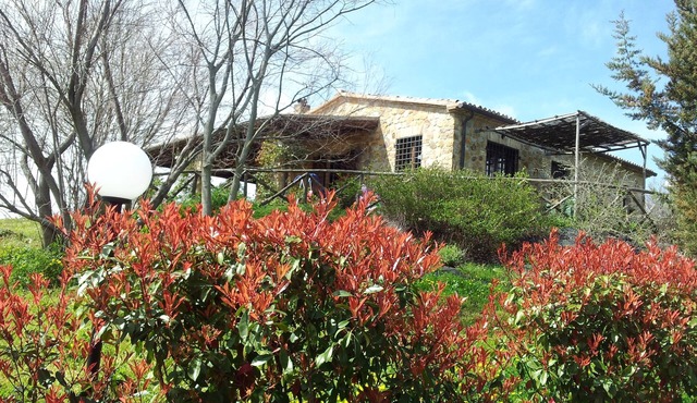Relax, thermal baths, sea bathing, sports, in Tuscany yet to be explored.