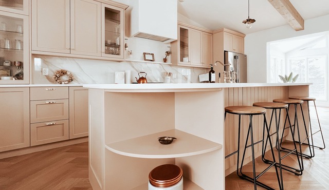 Relax & unwind at this meticulously designed Parisian farmhouse!