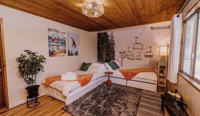 Relax & Unwind- Cozy Modern Cabin in Big Bear- Walk to Bear Mountain, Golf & Zoo