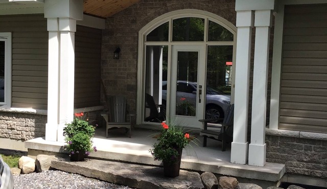 Relax, Unwind & Enjoy . Beautiful Lake Muskoka Cottage on Acton Island