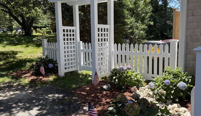 Relax, unwind, repeat: Delightful 4-bedroom house in charming Harwich Port