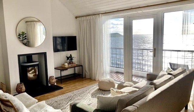 Relax with spectacular views and Hot Tub