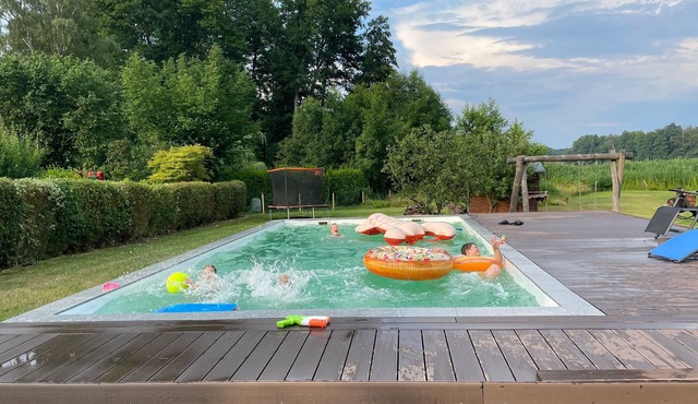 Relax/work in quiet surroundings with lake view