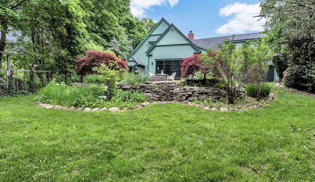 Relaxation HQ – Large Cape Home with Onsite Spa RPAM112