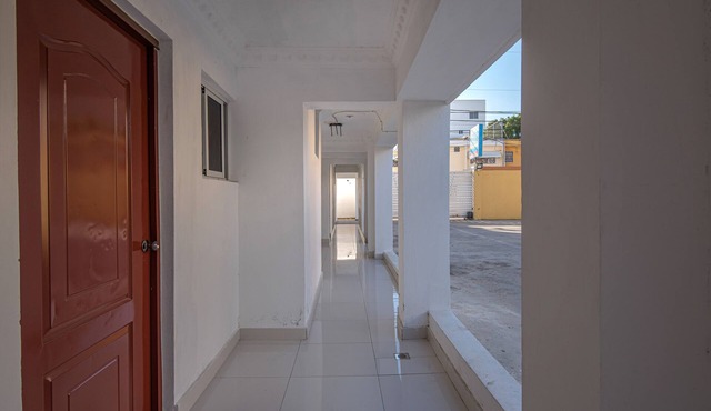 Relaxed 2 Bedroom Apartment 15 Near to the Airport