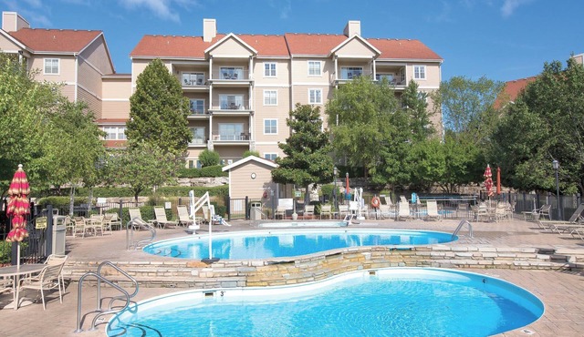 Relaxing 2BR King Suite at Wyndham Branson Meadows