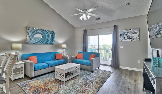 Relaxing 2BR Unit with Pool View! BF 1081