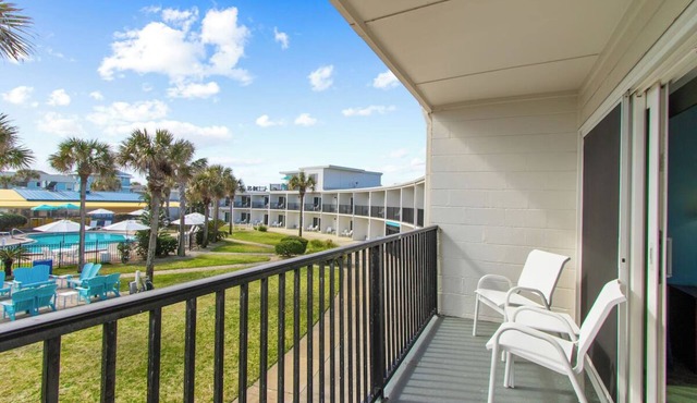 Relaxing Airy Beach Retreat, Perfect for a Peaceful Getaway Escape, Pet Friendly