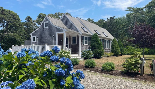 Relaxing Cape Escape Family Retreat Walk to Beach 6 beds Sleeps 8