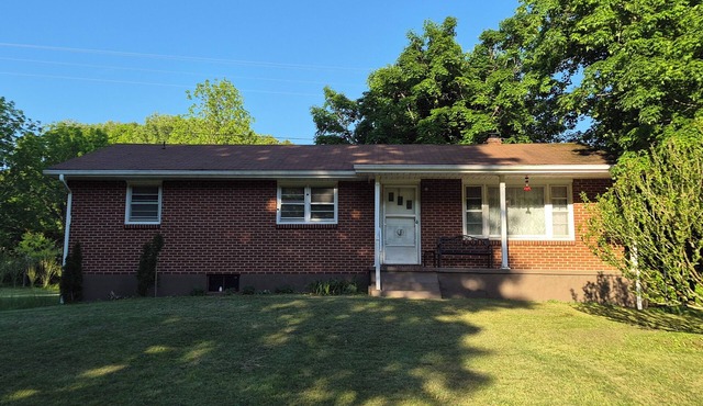 Relaxing, Cozy, Convenient, 2 mi. from the Creeper Trail/South Holston Lake,