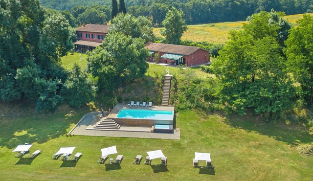 Relaxing Family Villa Roses Private Pool, Civitella Paganico, Italy