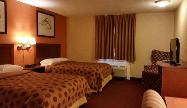 Relaxing Getaway! 3 Units Near Gillette Stadium, with FREE Breakfast & Parking!