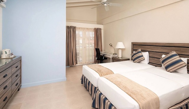 Relaxing Hideaway! 4 Spacious Units w/Balcony | Free Parking