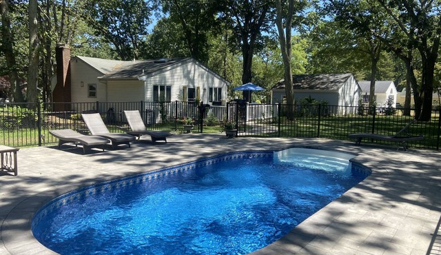 Relaxing Home w/pool and steps away from beach