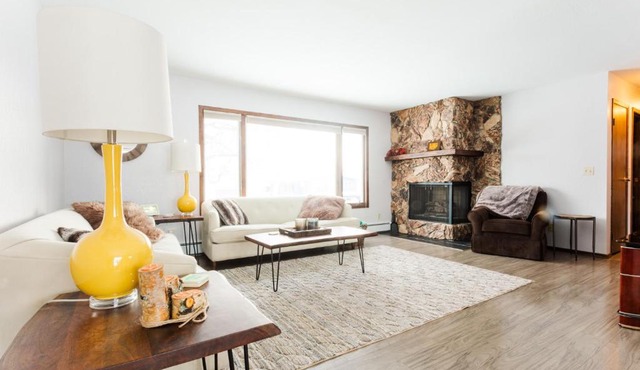 Relaxing Lake Haven House - Close to EVERYTHING!