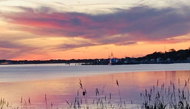 Relaxing Lake Montauk Retreat