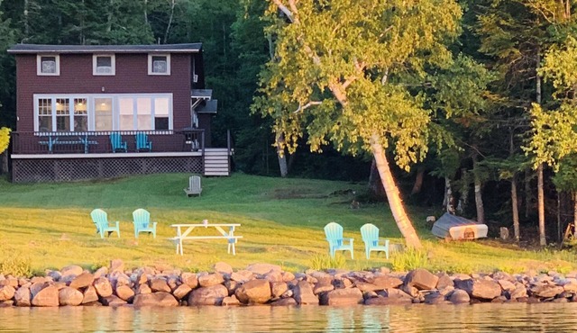 Relaxing Lakefront Getaway
