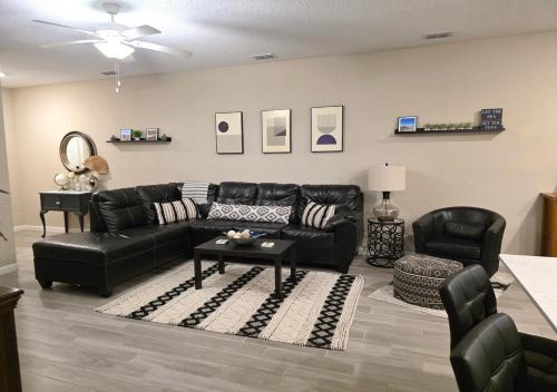 Relaxing Modern 3 BR Home - Queen Bd - North JAX