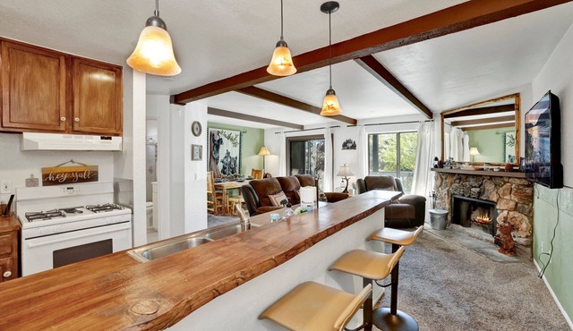 Relaxing Modern Boulder Bay Lakeside Retreat Townhouse