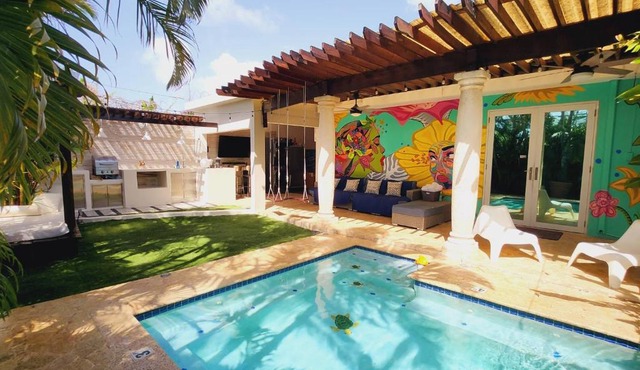 Relaxing Oasis with Pool heater and Cabana