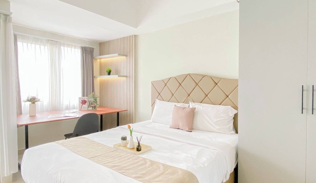 Relaxing Studio Apartment At Lrt City Jatibening