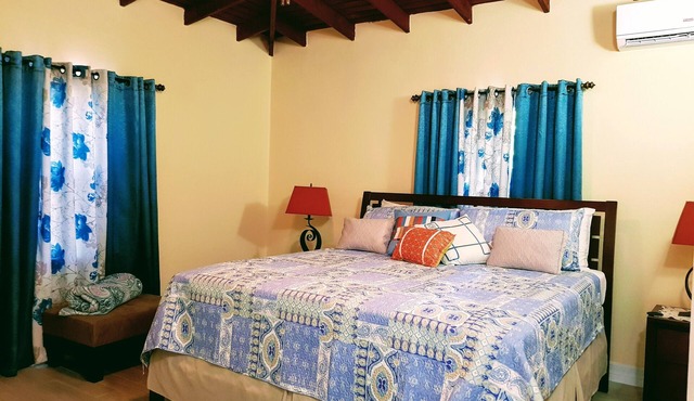 Relaxing, tastefully decorated one-bedroom unit with all modern facilities