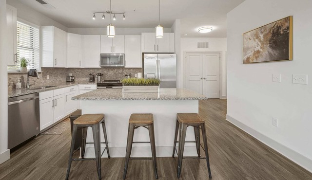Reluxme Beautiful 2BR w/ Pool, Parking, Balcony