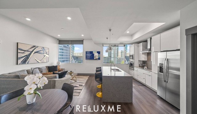 Reluxme | Uptown Lux High Rise Next to Stadiums🌇