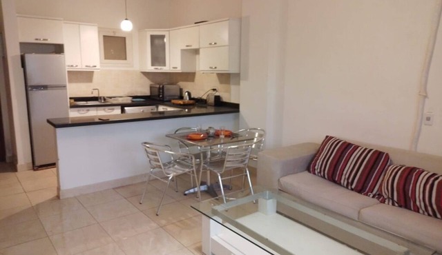 Remarkable 2-Bed Apartment in Makadi Heights
