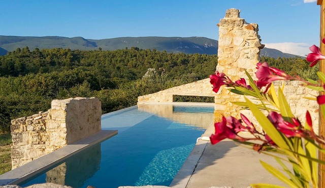 Remarkable architectural countryside appartment with far reaching views and pool