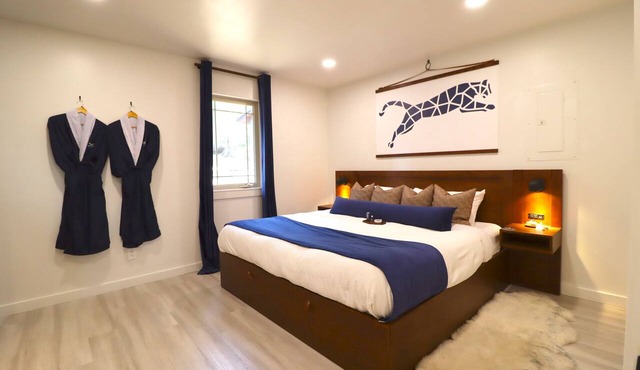 Remodeld Cabin in the Woods, King Bed,
